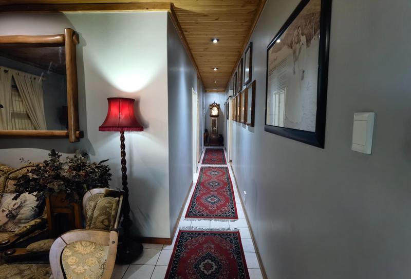 7 Bedroom Property for Sale in Richmond Estate Western Cape